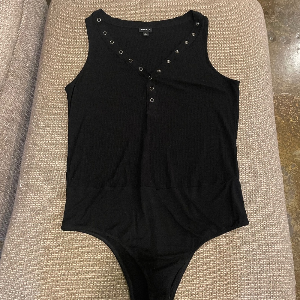 Torrid Black Bodysuit Sz 1 Sleeveless Ribbed Tank Snap Neckline
